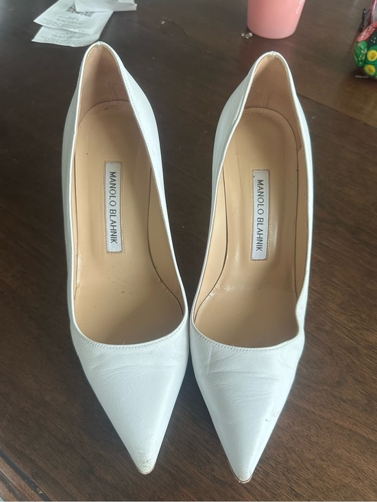 Manolo Blahnik Shoes - Manolo Blahnik White Leather Pointed Toe Pumps
